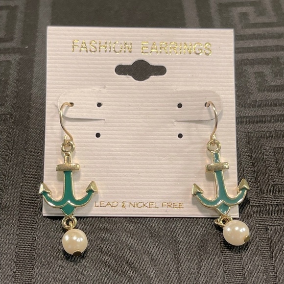 👋 3/$15 VINTAGE GOLD TONE ANCHOR PEARL EARRINGS - Picture 4 of 4